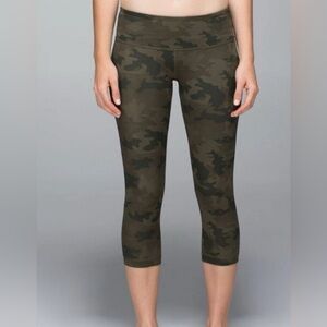 Lululemon Wunder Under Crop Full-On Luxtreme‎ Savasana Camo Fatigue Green Size 4